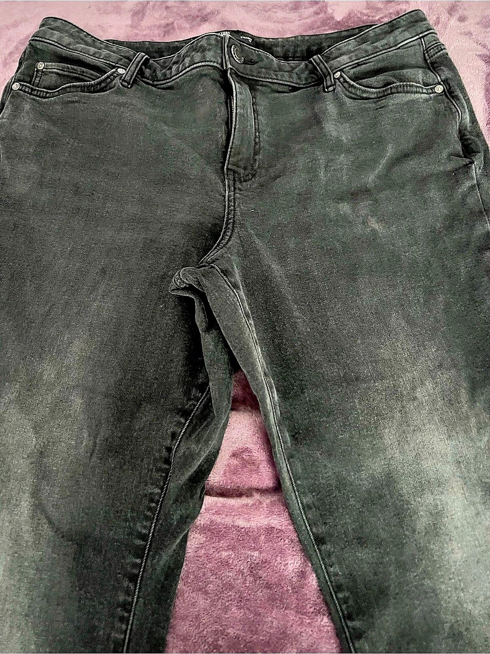Distressed Black Vera Wang Straight Jeans. Size 18